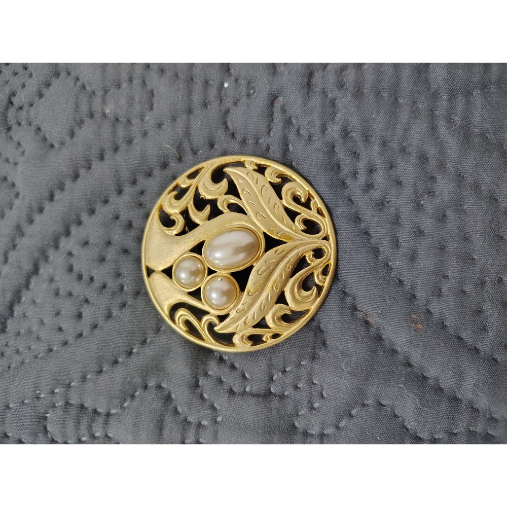 Vintage Gold Tone Filigree Faux Pearl Round Brooch Pin Openwork Scroll Design